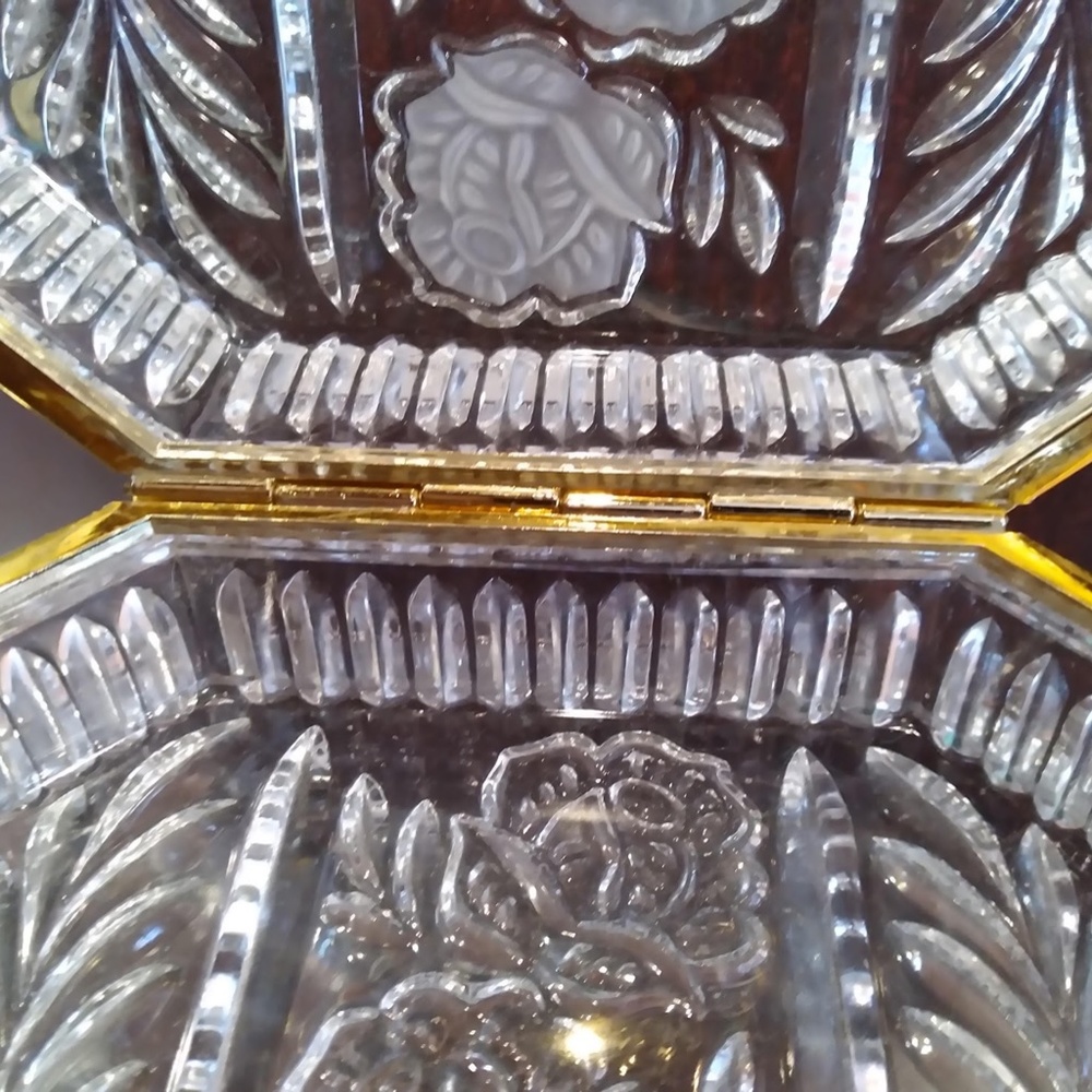 Crystal Jewelry Box Roses Theme - Picture 6 of 7